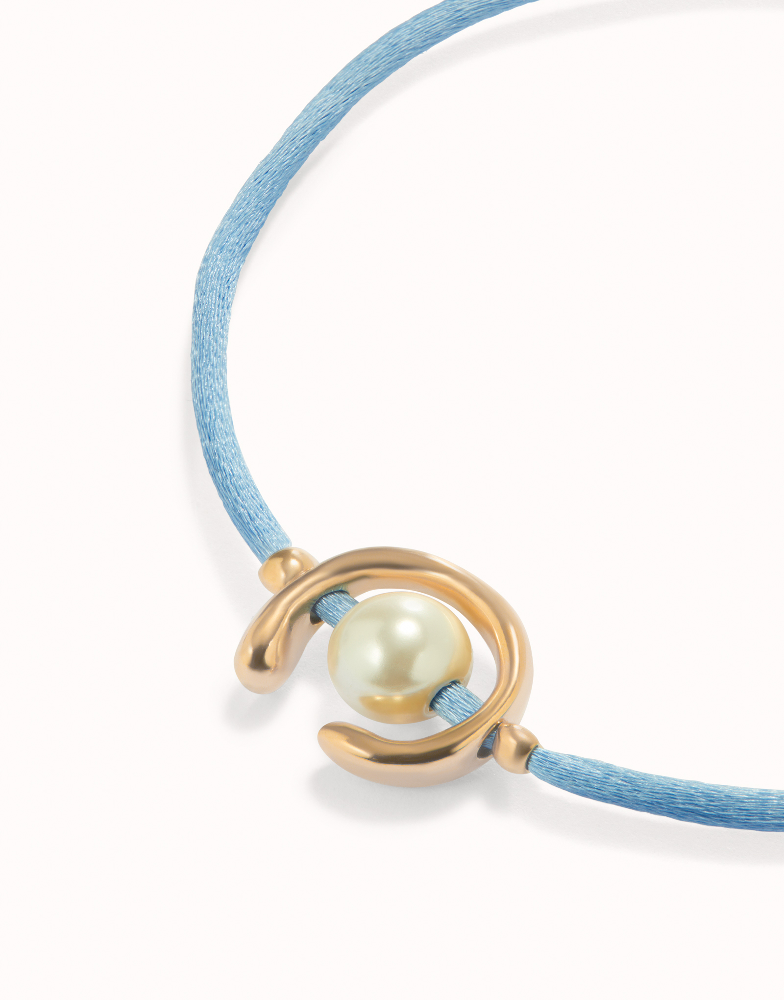 Pulsera de hilo azul con perla shell fornitura bañada en oro 18k., Dorado, large image number null